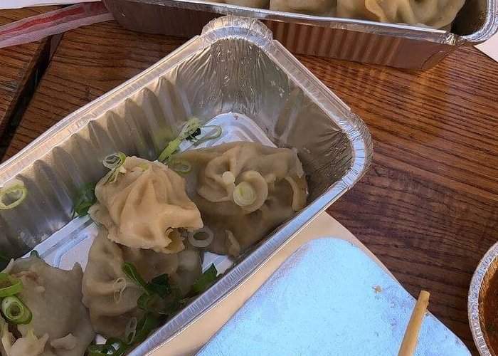 Momos Tibetains