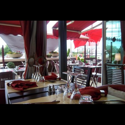Le Carré Rouge